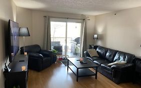 Chris Cozy Condo Commonwealth #205 Edmonton